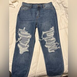 Brand new never worn women’s size 7 Fashion Nova baggy fit jeans!